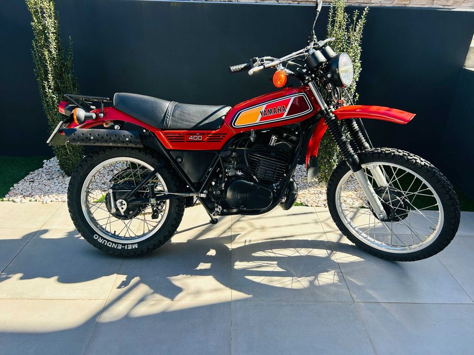 mota yamaha DT 400