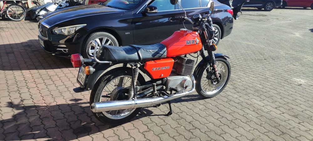 Ładna MZ ETZ 250