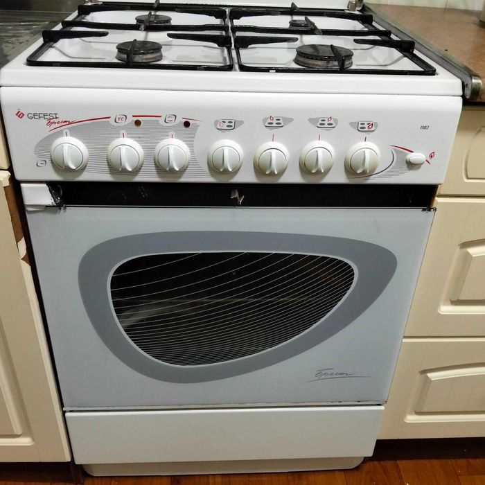 Продам газову плиту з електричною духовкою,60см,в робочому стані,працює добре