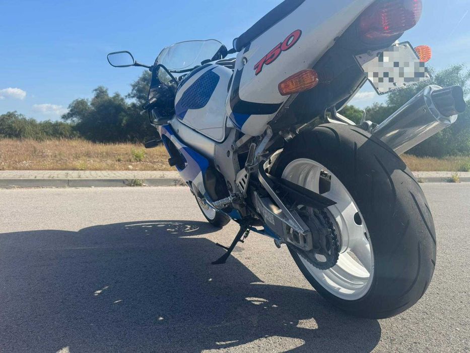 Suzuki GSX-R 750 srad