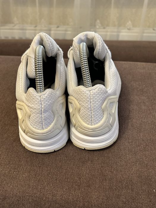 кросівки моделі Adidas ZX Flux