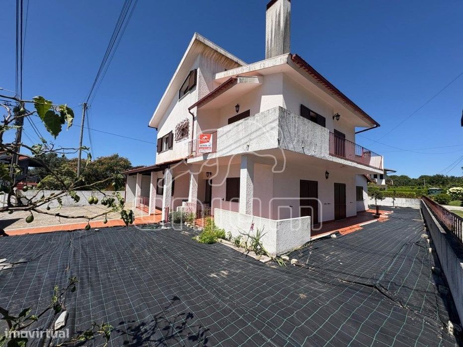 Moradia T4 com Jardim em Vila Franca