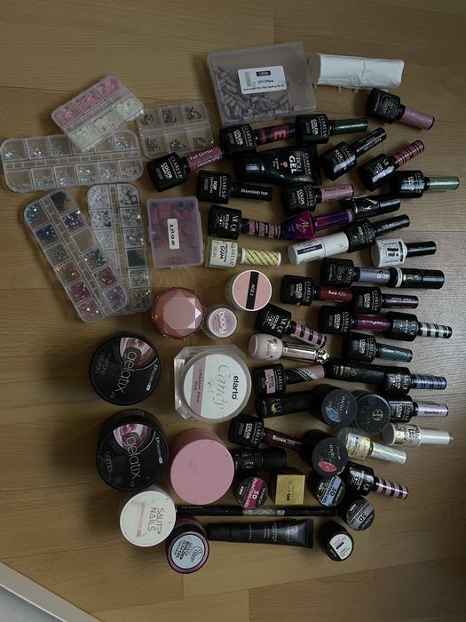 Zestaw rzeczy do paznokci
