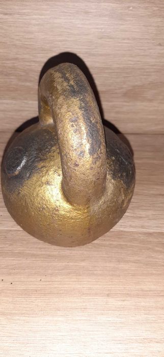 Stary Odważniki ,,uchem”  zabytek kolekcjonerski