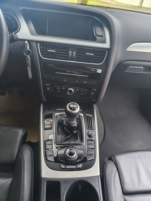 Audi A4 Avant 2.0 S LINE
