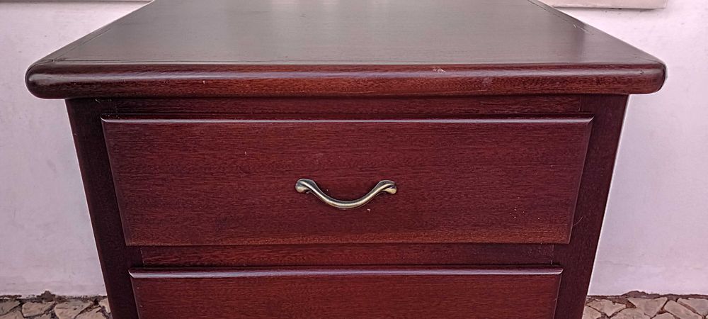 Móvel Alta Qualidade de Madeira Nobre 4 Gavetas!