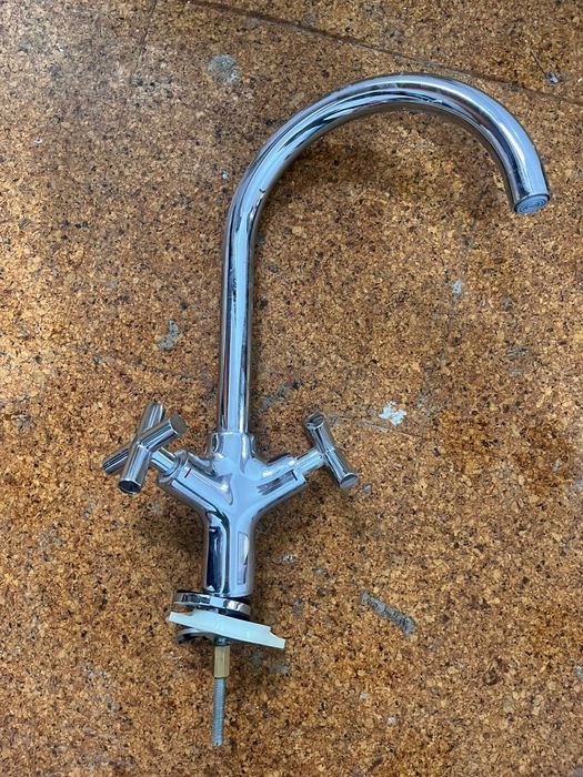 Cilindro 50l/Exaustor/Base Duche/Resguardo Duche/Sanita+Sisterna/Torne