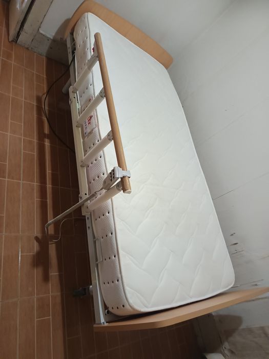 Cama articulada com colchão