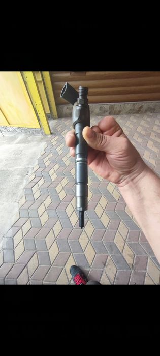 Форсунка обратка пасат ауді шкода б7 2.0тді 140сил лобове скло б7