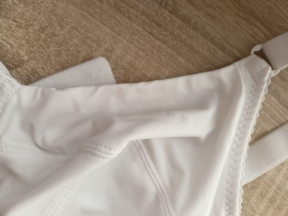 Biustonosz biały 85E