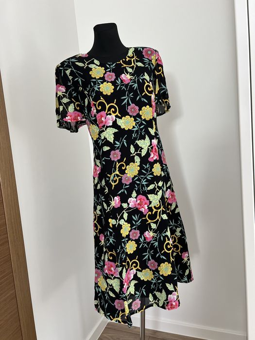 Piękna elegancka sukienka w kwiaty długa midi xxl 44