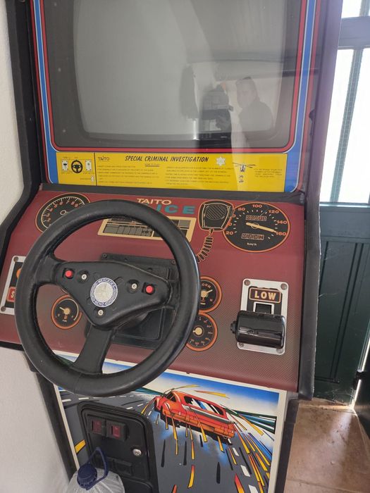 Arcade retro game chase h.q.