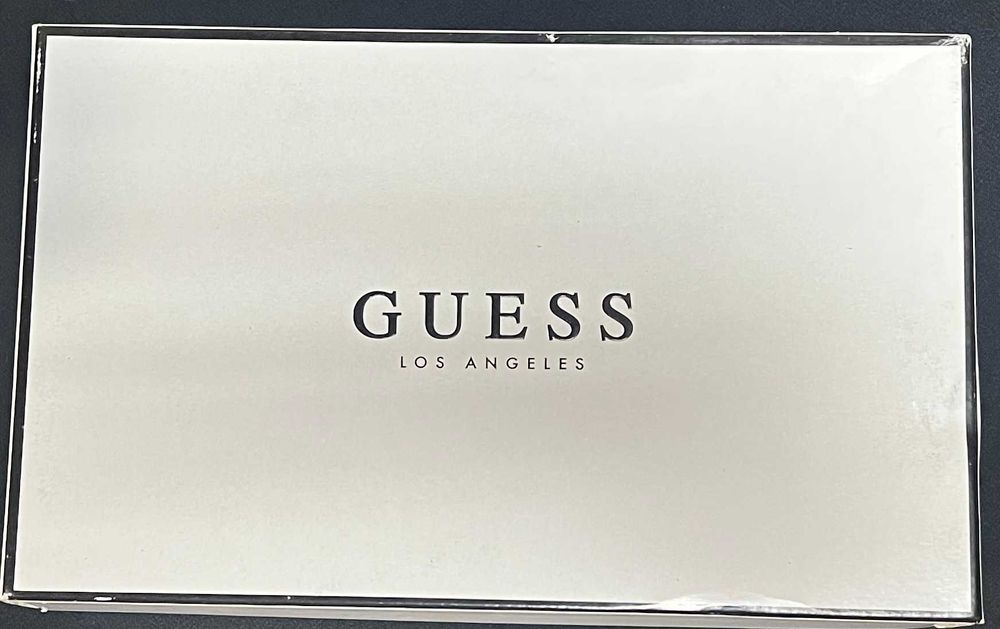 Damskie buty sneakersy marki Guess