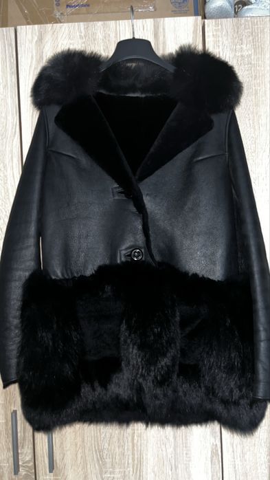 Продам натуральную дубленку черного цвета