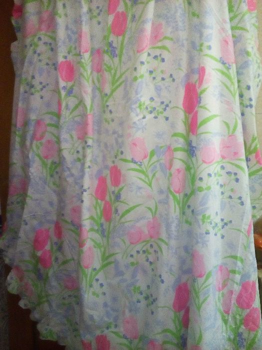 Cortinado,colcha e três almofadas para quarto de menina/Baixa de preço