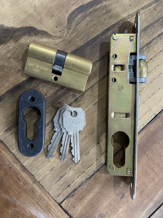 Fechaduras corta fogo c/cilindro