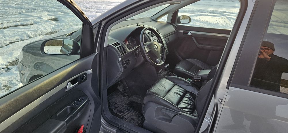 Volkswagen touran  1.9 TDI  Automat  7 osobowy  (105 km)