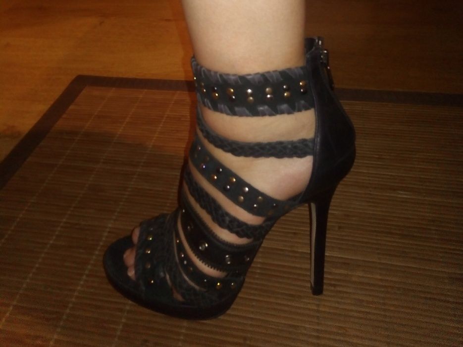 Vendo Sandálias da Aldo Novas