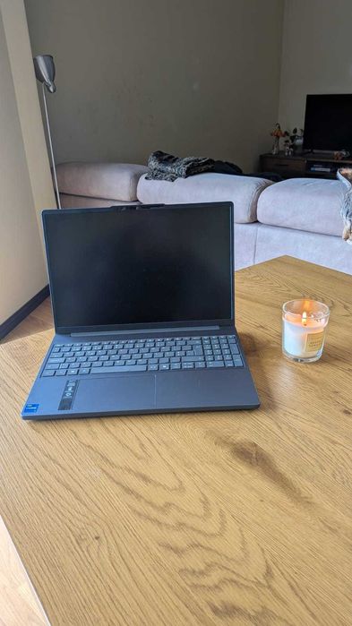 Lenovo Ideapad Slim 3 NOVO | Intel i7 + 16GB RAM + 1TB