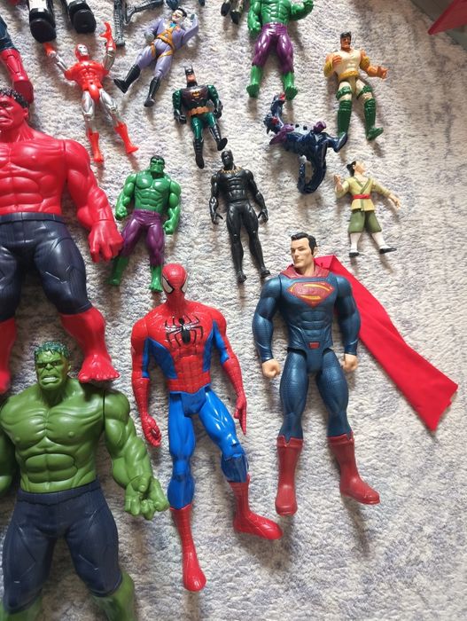 Zestaw figurek superbohaterów Marvela