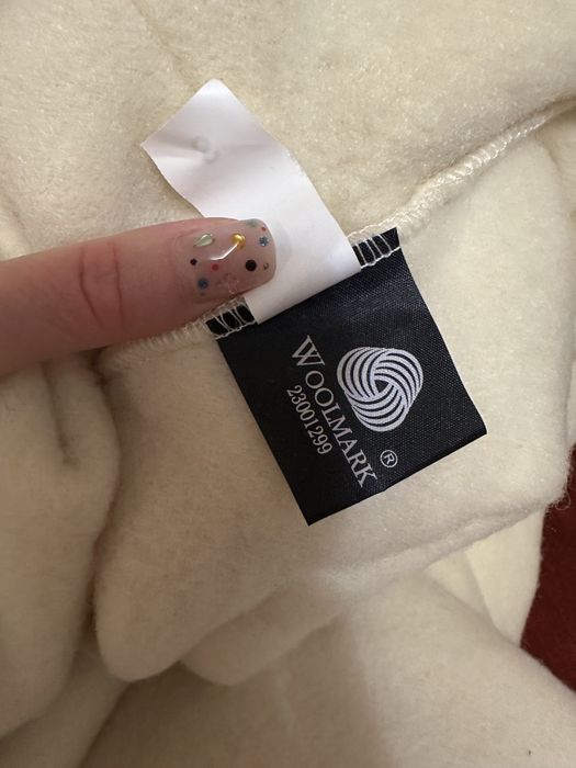 Халат жіночий з хутра мериноса розмір S-M

Колір - молочний 
Розмір S-