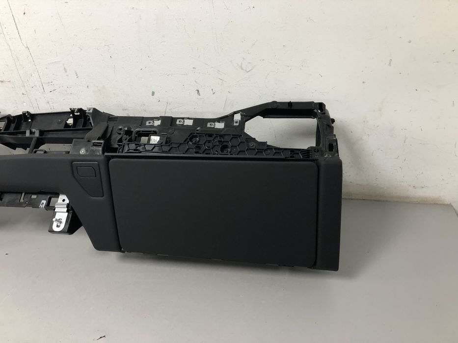 Панель приладів нижня частина BMW i5 G61 2023-