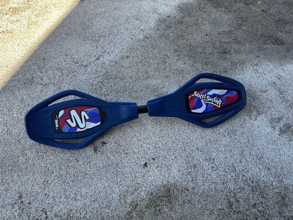 Waveboard azul com algum uso