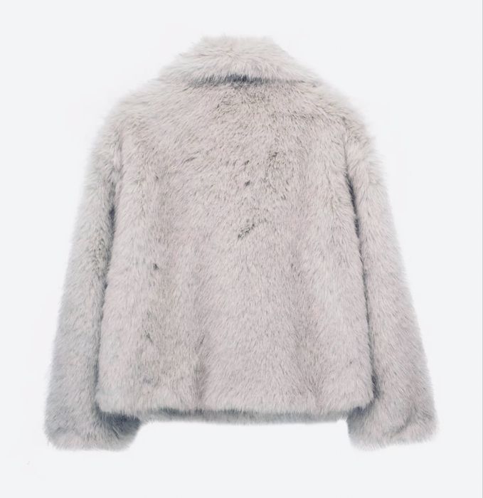 Сіра жіноча шуба