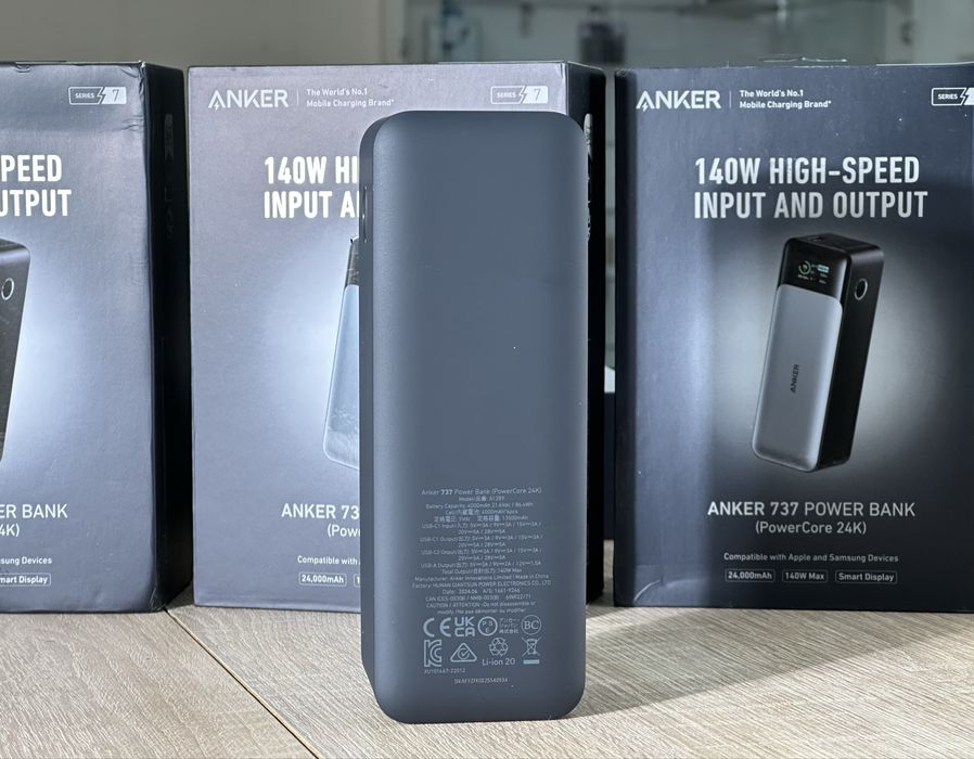 Повербанк Anker 737 Power Bank 24000mAh 140W для телефона ноутбука