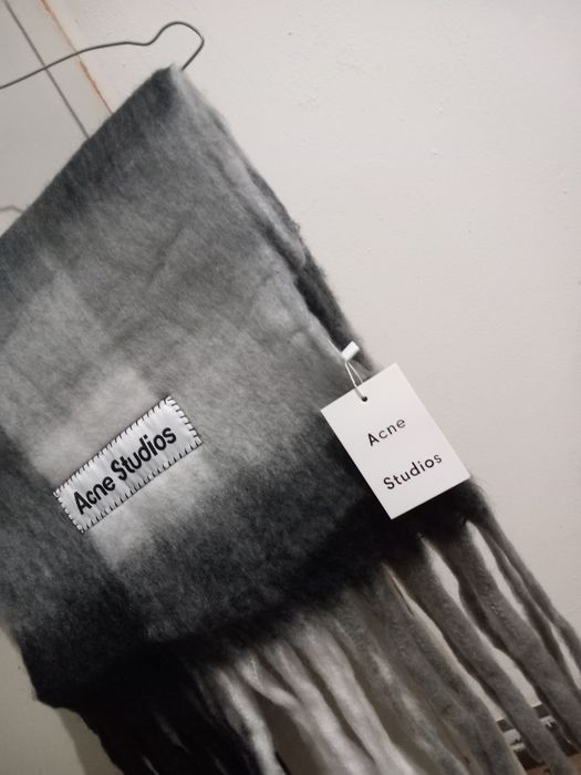 Cachecol da Acne studios