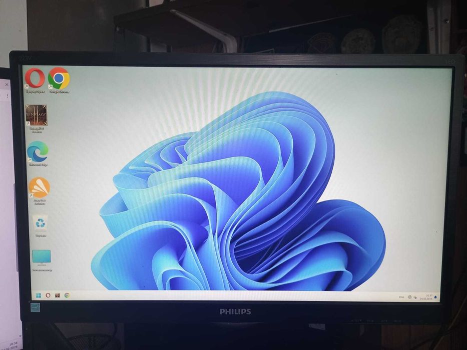 Монітор Philips 223V5l є 2 шт