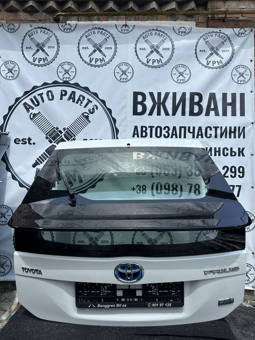 Кришка багажника, ляда, кляпа Toyota Prius 30 2010-2015