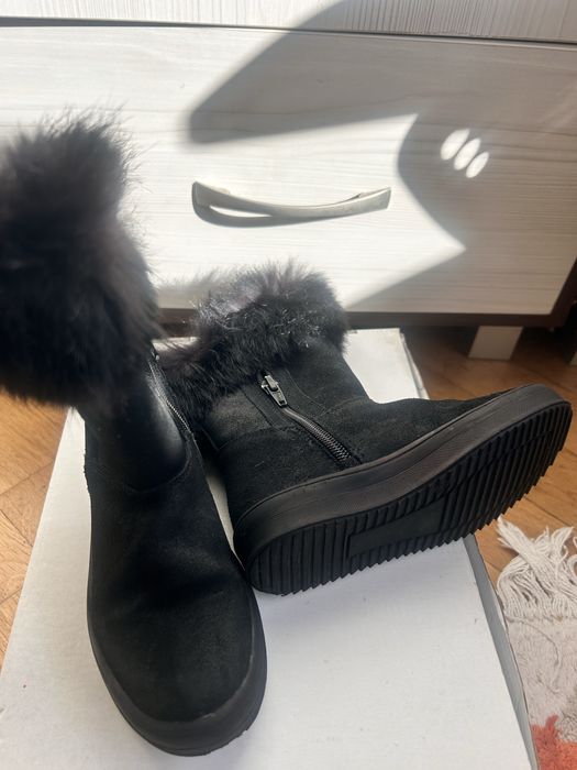 Зимовє дитяче взуття