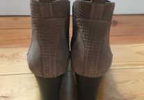 Botins taupe marca Flashoes (tam 37)