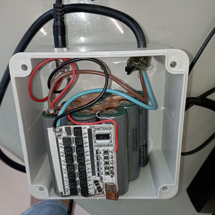 Джерело безперебійного живлення для роутера модема