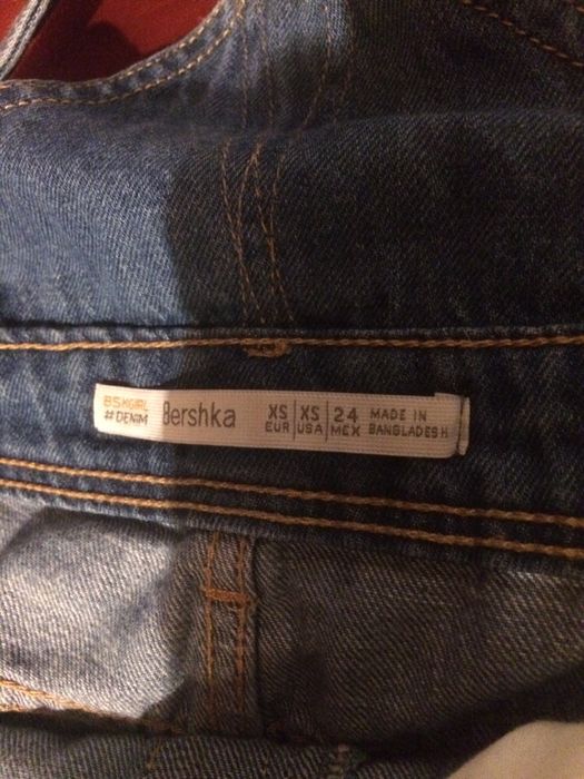 Jardineira calção em ganga