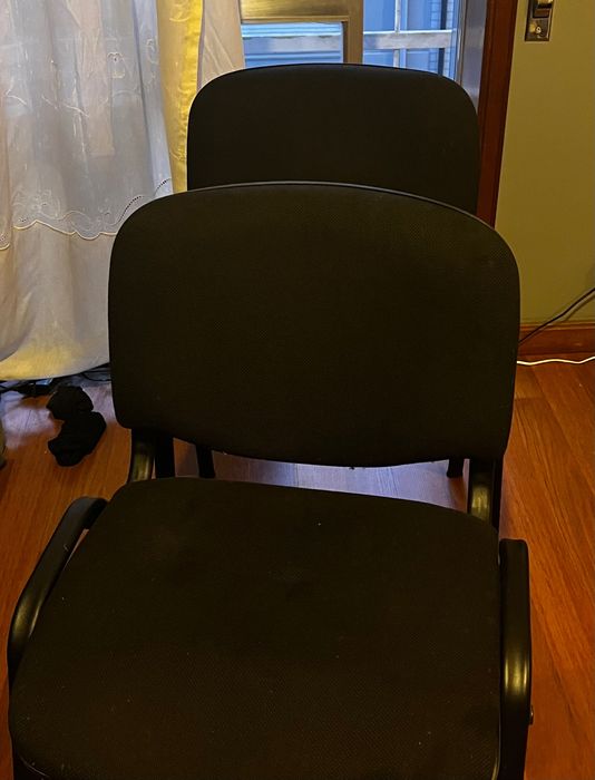 Cadeiras de escritorio pretas