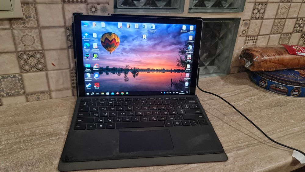 Продам планшет Microsoft surface 4 pro