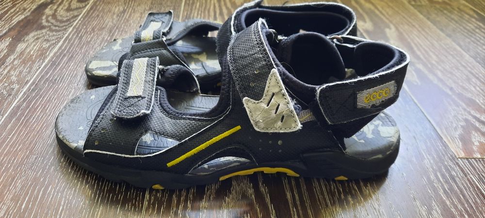 Sandały Ecco dla chłopca r.37 24,5cm