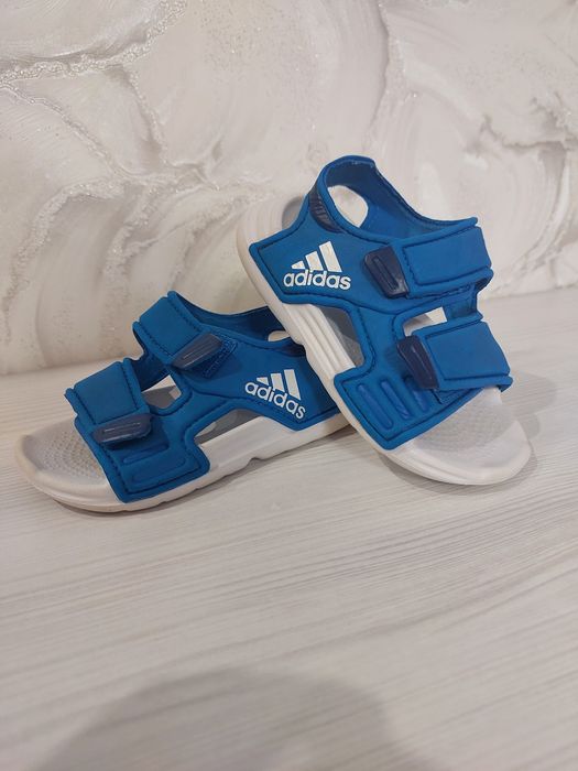 Дитячі сандалі від adidas ,босоножки