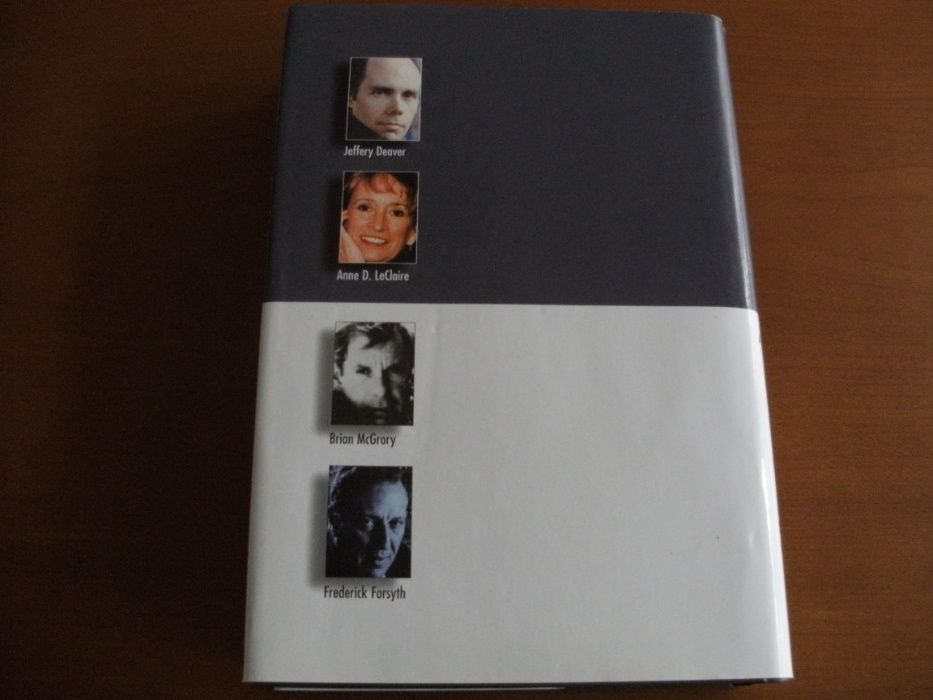 Livro com quatro histórias