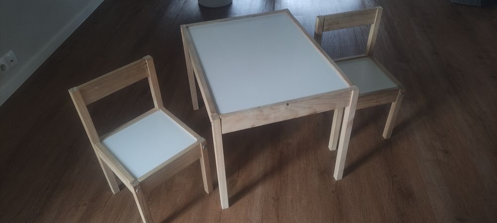 Stolik i krzesełka
