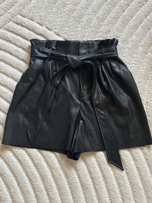 Шкіряні шорти zara