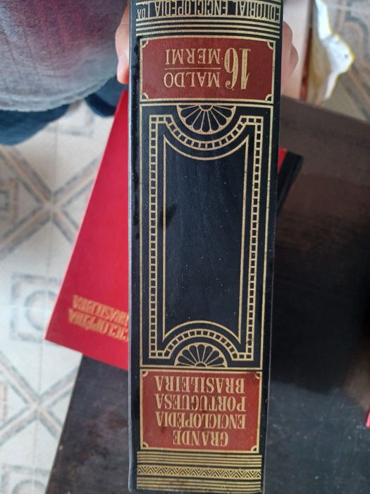Coleção “Grande Enciclopédia Portuguesa e Brasileira”
