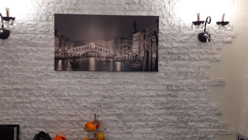 Поклейка плитки и обои.