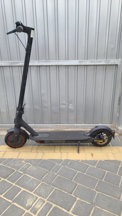 Продам  ОРИГІНАЛЬНИЙ Електросамокат Xiaomi Mi Electric Scooter Pro 2