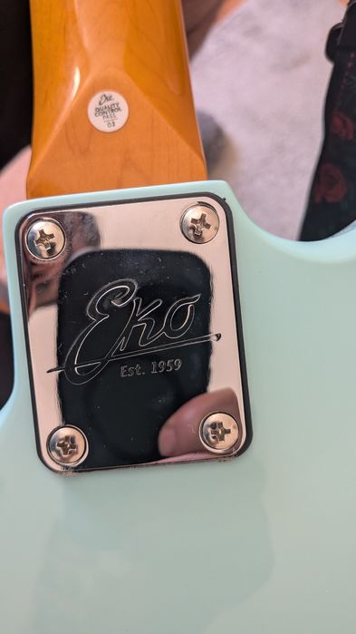 Guitarra elétrica "Eko"