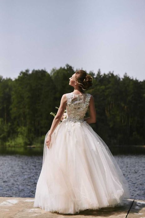 Весільна сукня від Marybella для мініатюрної нареченої