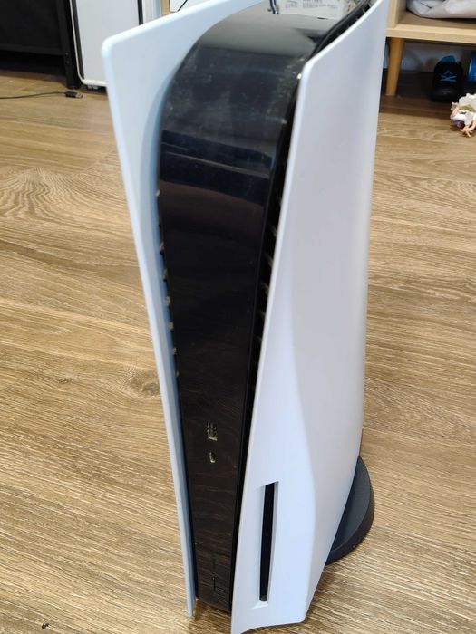 PS5 825Gb + 2 comandos + God of War Ragnarok