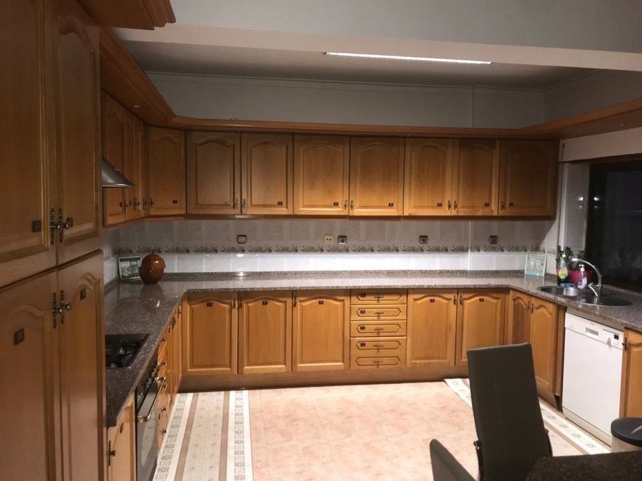 Quarto de Solteiro Para Arrendar